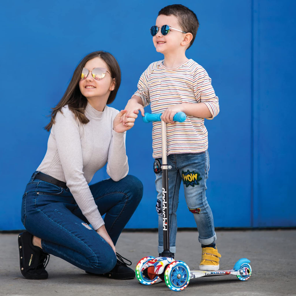 3-Wheel Kick Scooter with Light Up Wheels, 4 Adjustable Heights, Foldable O708