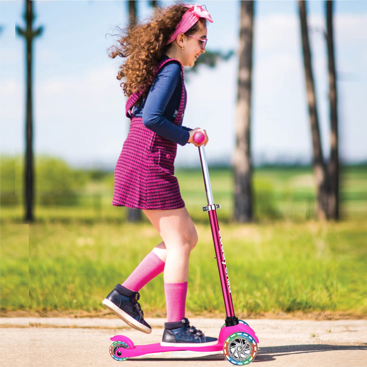 3-Wheel Kick Scooter with Light Up Wheels, 4 Adjustable Heights, Foldable O708