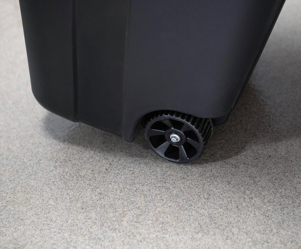 32 Gallon Black Plastic Garbage Can with Attached Lid K684